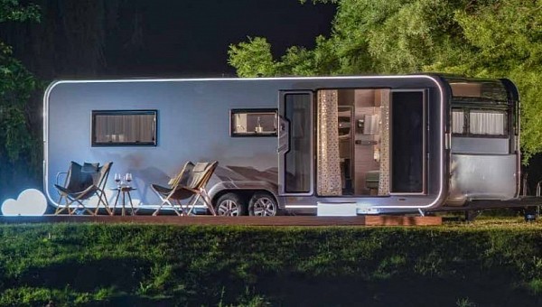 Cedar Creek's 385TH Fifth Wheel Stands Out With a Luscious