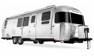 The Airstream Flying Cloud 30FB Office Makes Working From Home a Dream