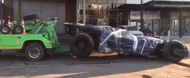 $850,000 Batmobile replica gets towed in Russia