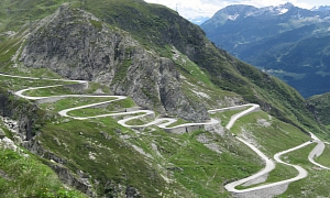 The Best 9 Roads in the World and the BMWs that Go with Them