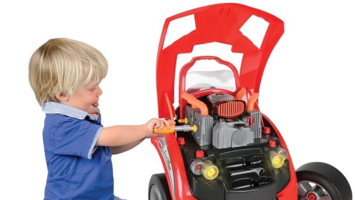 Car Lover’s Engine Repair Set Is Your Kid’s Dream Gift