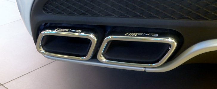 Mercedes-AMG C63 S exhaust tips