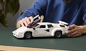 The Cheapest Lamborghini Countach 5000 QV Ever Can Sit on Your Desk for $179.99