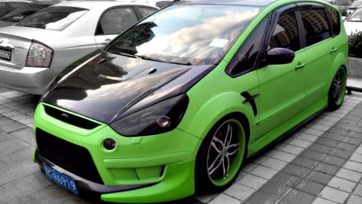 Tuned Ford S-Max From China
