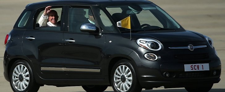 The Fiat 500L used by Pope Francis during Philadelphia visit heads for auction
