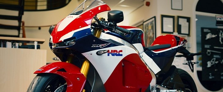 The first Honda RC213V-S deliverd worldwide