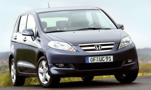 The Honda FR-V Is the Unluckiest Car in Britain