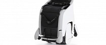 The Honda Uni-One Is a Cute and Very Smart Motorized Chair for Work or Leisure