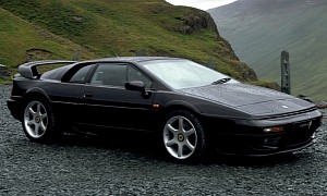 The Iconic Yet Underrated Lotus Esprit V8 Turns 25 This Year, This Is its Story