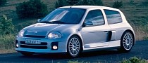 The Insane Renault Clio V6 Super Hot Hatch Debuted 20 Years Ago - Feel Old Yet?