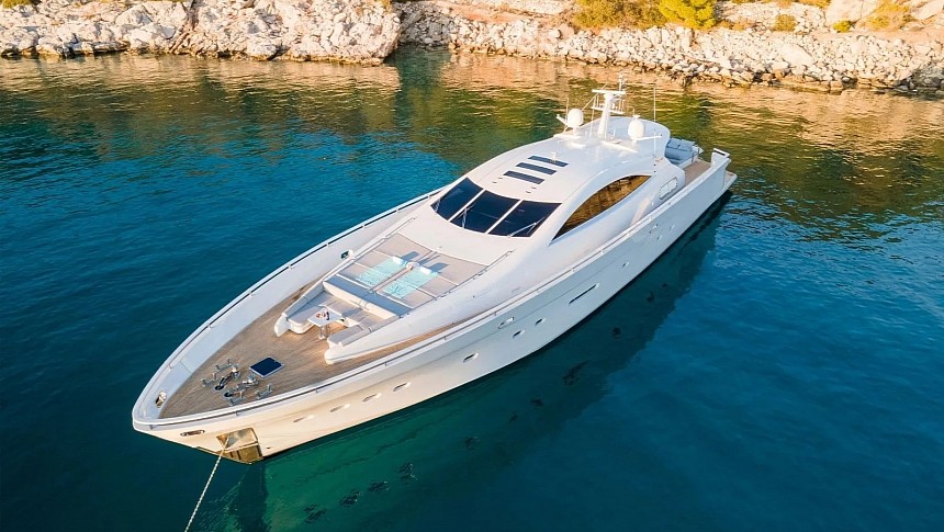 Sub Zero is a powerful Maxi Drago 105, the modern version of the iconic Italcraft Drago