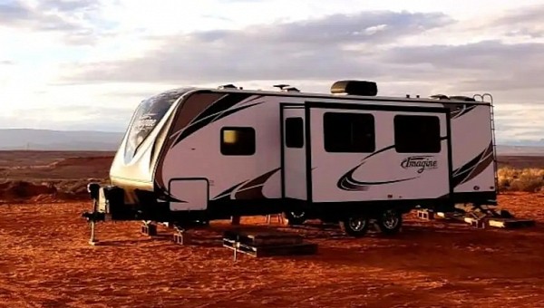 The Kaedoe is a Grand Design RV located on Navajo Nation