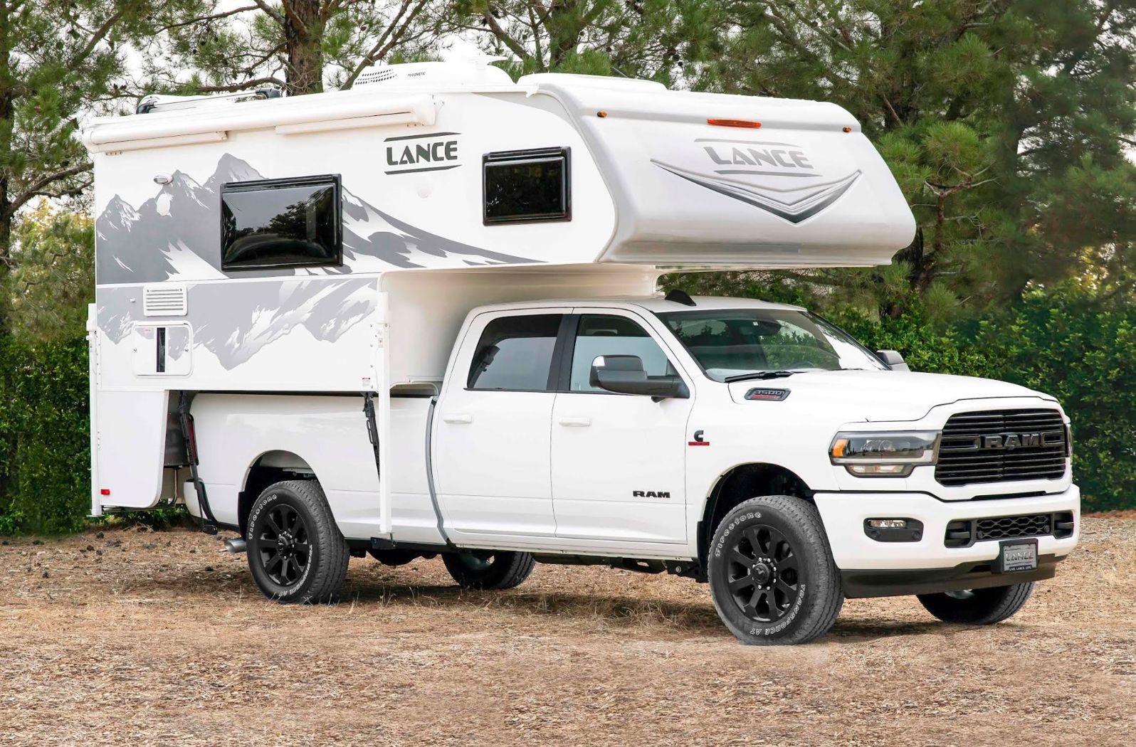 Upgrade Your Short Bed Truck With an Icarus 6 Camper and Rid