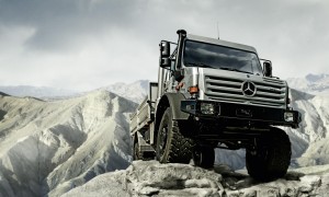 The Mercedes-Benz Unimog Crowned the Off-Roader of the Year 2009