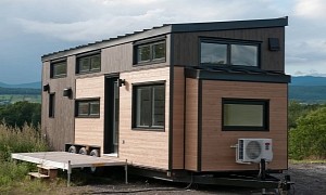 The Minimaliste Ébène V3 Tiny House Is How You Do Glamping in Style