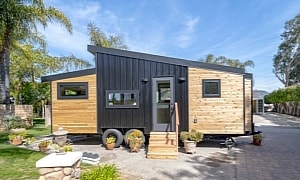 The Minuet Is an Adorable Tiny House With an Ingeniously Designed Bedroom and Big Bathroom