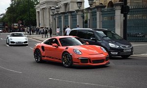 The Moment when a Wingless Porsche 911 GT3 RS PDK Makes a 911 Turbo S Look Tame