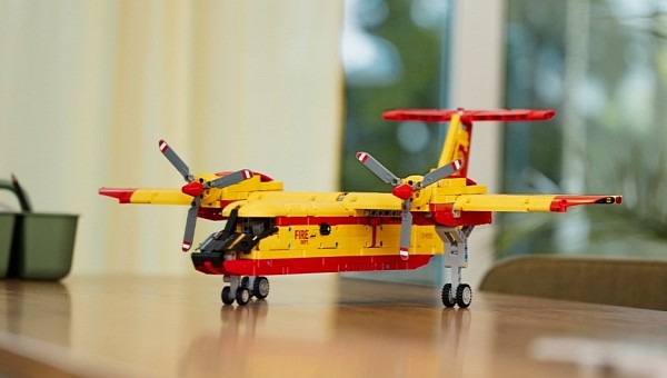 LEGO Technic Firefighter Aircraft
