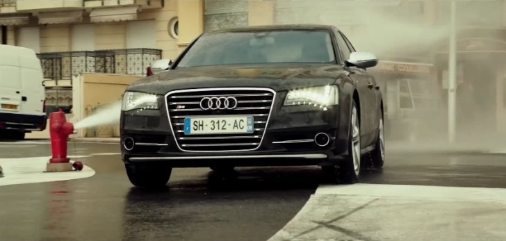 Audi S8 in Transporter Refueled Trailer