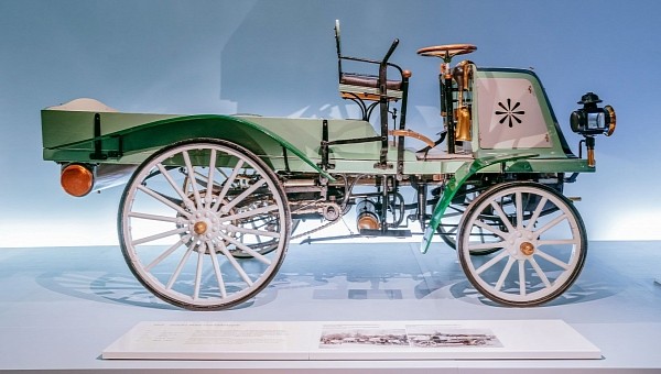 Daimler motorized business vehicle of 1899