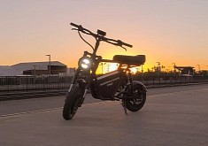 The RoadRunner Pro E-Scooter Is an Affordable Pocket Rocket With a 50-Mph Top Speed