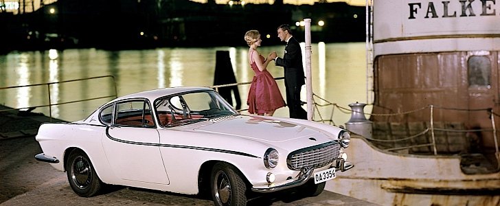 Roger Moore and the 1967 Volvo 1800 S in The Saint