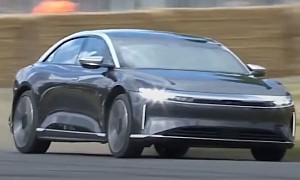 The Stig Drives the Lucid Air at Goodwood FOS, Two Famous Journalists Get to Ride Shotgun