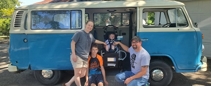 Vintage VW lover gets VW bus with access ramp as gift from a kind stranger 