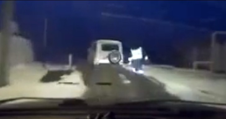 Russian cop chases car on foot
