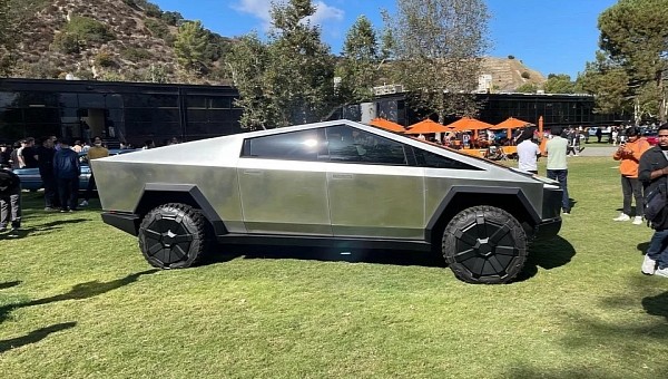 The Tesla Cybertruck Stole the Show at the ArtCenter College of Design