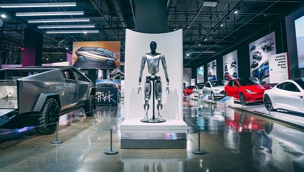 Tesla exhibition at the Petersen Museum