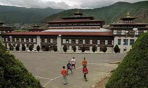 The Tiny Kingdom of Bhutan Introduces Weekly “Pedestrian Day”