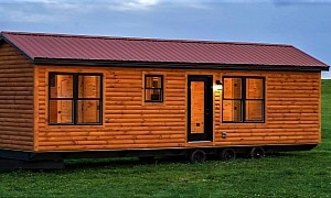 The Two-Bedroom Firefly Is a Lovely Cabin-Like Tiny With Rustic Styling