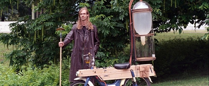 Gijs Schalkx and his Uitsloot invention, a motorcycle that runs on naturally-occurring, manually-harvested methane