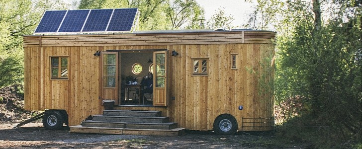 The Wohnwagon is a tiny home that looks like a log cabin and can be self-sufficient if you want it to 