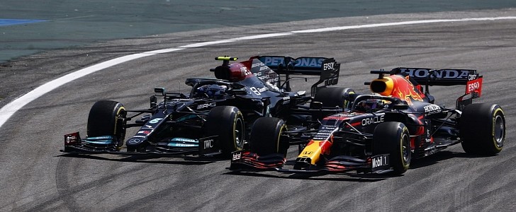 Lewis Hamilton and Max Verstappen on the track in Abu Dhabi