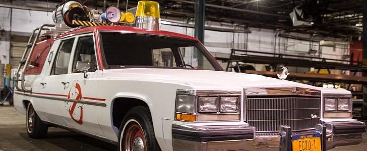 There’s a Feminine Side to the Refreshed Ecto-1 from the New Ghostbusters Movie 