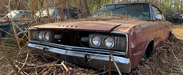 Abandoned first-gen Dodge Charger