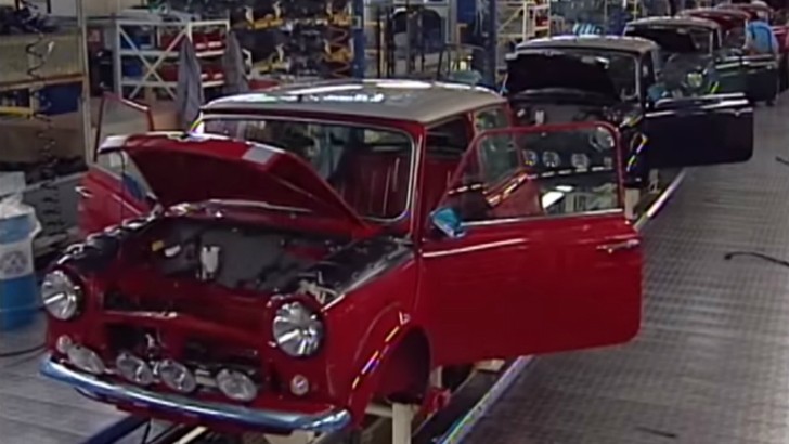 Last Original MINI Vehicles Rolling Off the Assembly Line in 2000