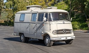 This 1962 Mercedes-Benz Camper Conversion Might Be the Perfect Hippie Mobile