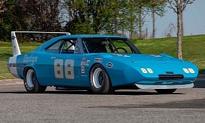 This 1969 Dodge Charger Daytona Was First to Hit 200 MPH on a Closed Circuit