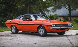 This 1970 Dodge Challenger R/T 426 Hemi 4-Speed Manual Is Muscle Car Royalty