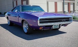 This 1970 Dodge Charger R/T Is More Expensive than a Bentley Bentayga