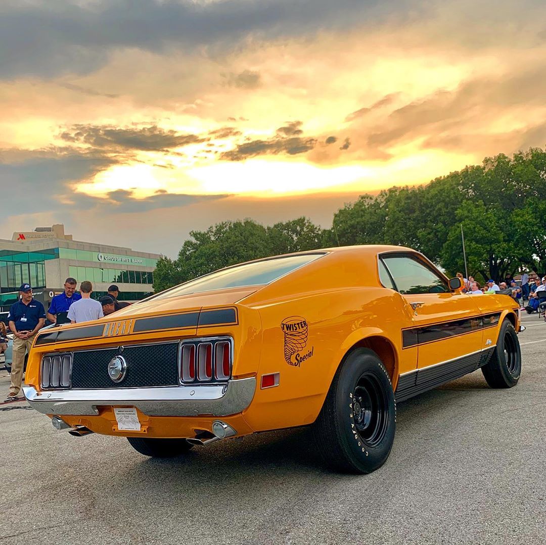 This 1970 Ford Mustang Mach 1 Twister Special Is a 428 Cobra Jet With a ...