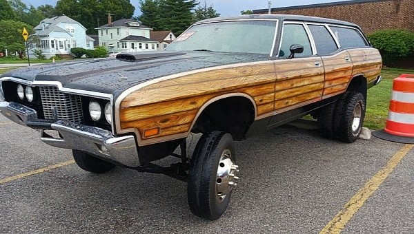 Ford Country Squire Custom Dually 