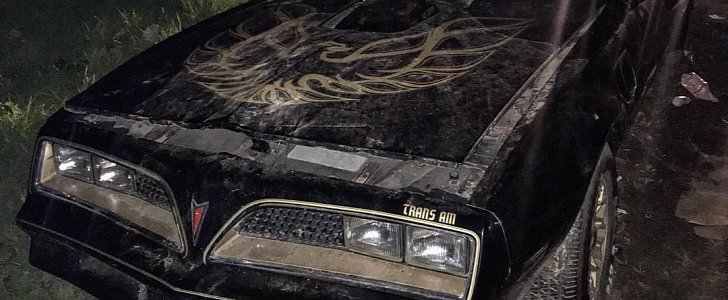 1977 Pontiac Firebird Trans Am "Bandit" rescued from the mud