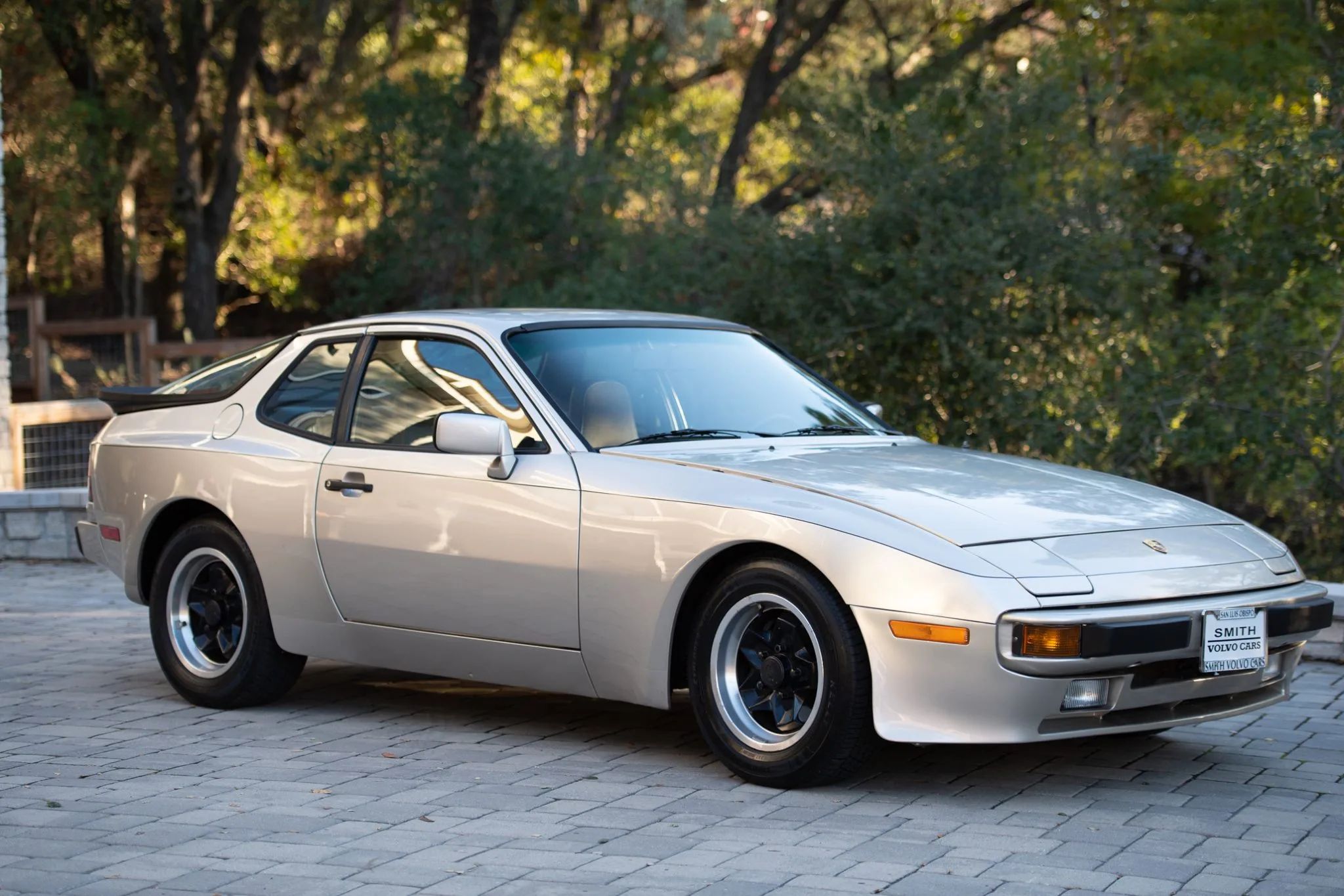 This 1984 Porsche 944 Is Clean as a Whistle, But It Does Need a New Timing  Belt - autoevolution