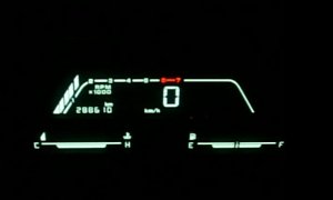 This 1987 Dodge Daytona Has a Digital Dash, Speaks Lots English