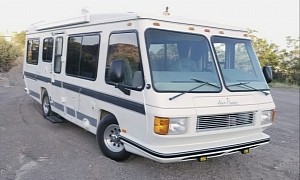 This 1990 Aero Cruiser Motorhome Is a Remnant of the Good Old Days