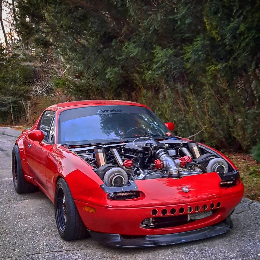 This 1990 Mazda MX-5 Miata With a Twin-Turbo V8 Swap Is One Sweet